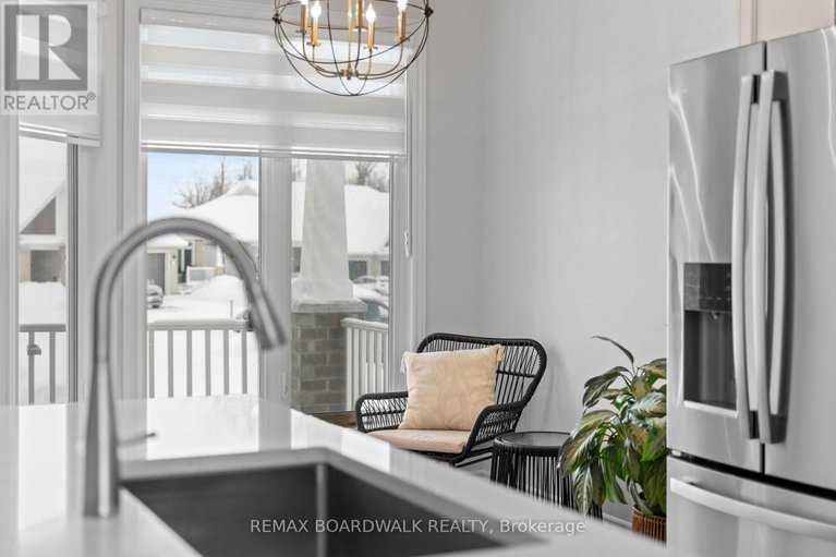 29313884/779-keinouche-place/camelot/ottawa/ontario/K4A5K3_4