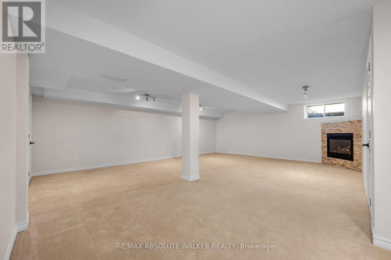 29594614/1024-marconi-avenue/morgans-grantsouth-march/ottawa/ontario/K2W0C8_25