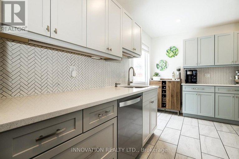 29648620/128-pickwick-drive/cedargrovefraserdale/ottawa/ontario/K2J3C7_12