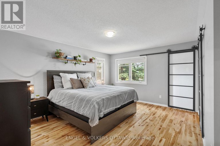 28419048/92-markland-crescent/barrhaven-east/ottawa/ontario/K2G5Z7_23