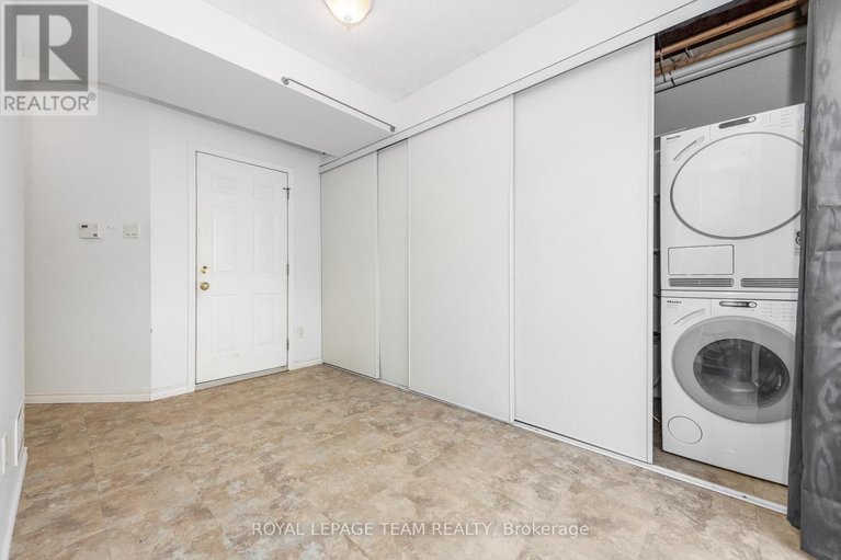 29087116/40-manhattan-crescent/central-park/ottawa/ontario/K2C4B5_11