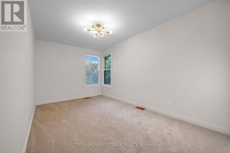 28982502/1-marielle-court/fairfield-heights/ottawa/ontario/K2B8P3_17