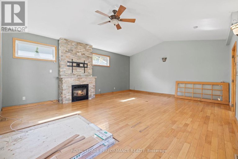 28857396/198-park-grove-drive/queenswood-heights-south/ottawa/ontario/K1E2T1_19