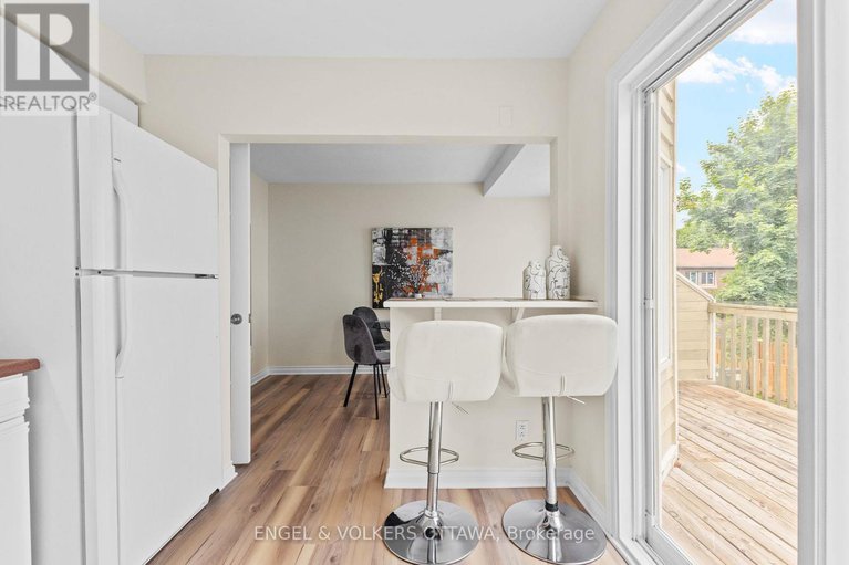 28573649/1129-chimney-hill-way/beacon-hill-south/ottawa/ontario/K1J8Z7_16