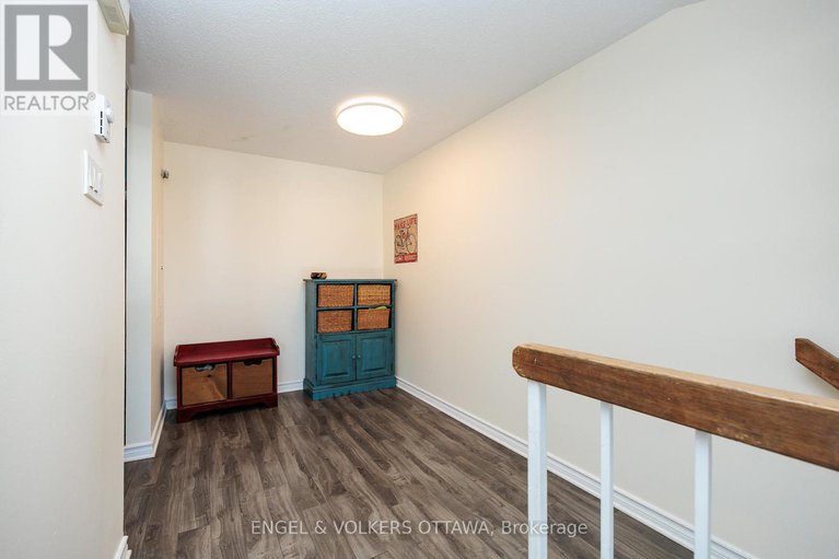 28289802/2-1204-shillington-avenue/carlington/ottawa/ontario/K1Z7Z4_7