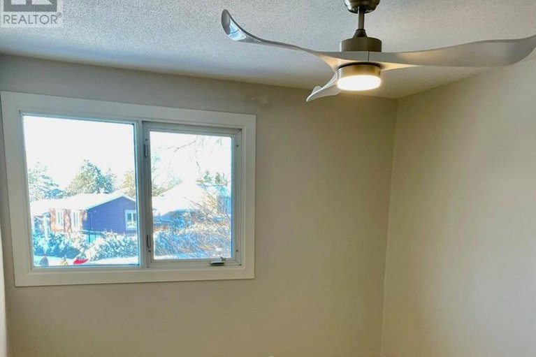 29093090/2285-stonehenge-crescent/pineview/ottawa/ontario/K1B4N7_10