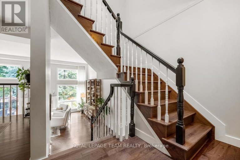 29676551/103-dunbarton-court/cardinal-glen/ottawa/ontario/K1K4L5_16