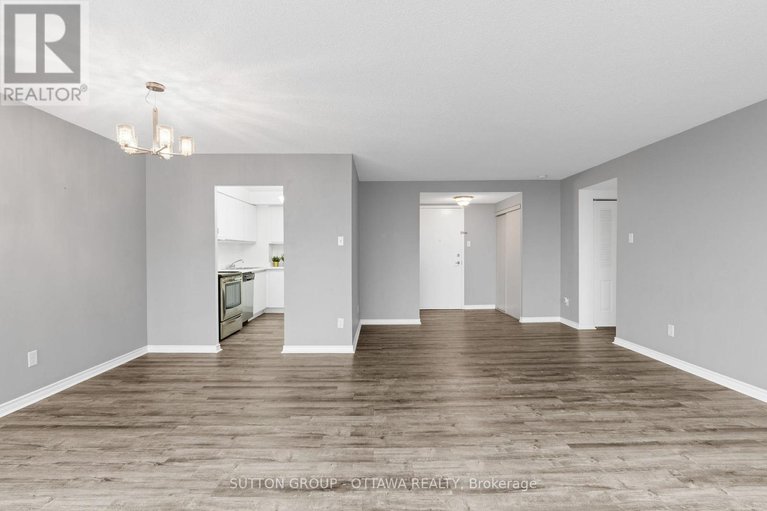 28457125/1111-2760-carousel-crescent/emerald-woodssawmill-creek/ottawa/ontario/K1T2N4_13
