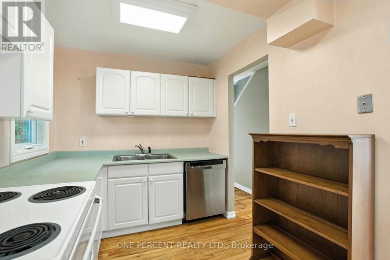 28535460/284-anna-avenue/carlington/ottawa/ontario/K1Z7V6_13