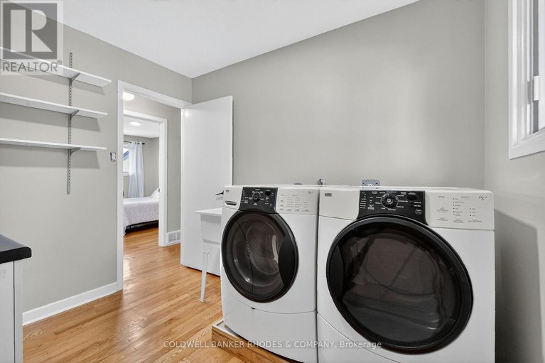28912444/11-willeth-avenue/city-viewskylinefisher-heightsparkwood-hills/ottawa/ontario/K2E5C2_25