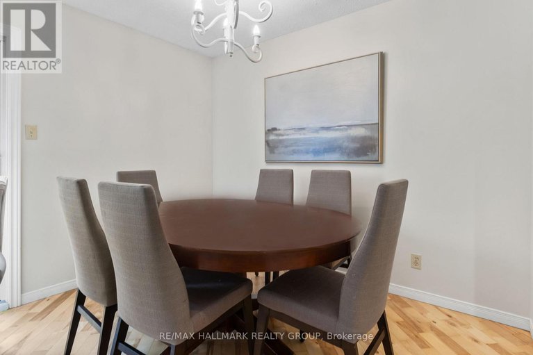 28763964/1598-hoskins-crescent/fallingbrookpineridge/ottawa/ontario/K4A2H8_9