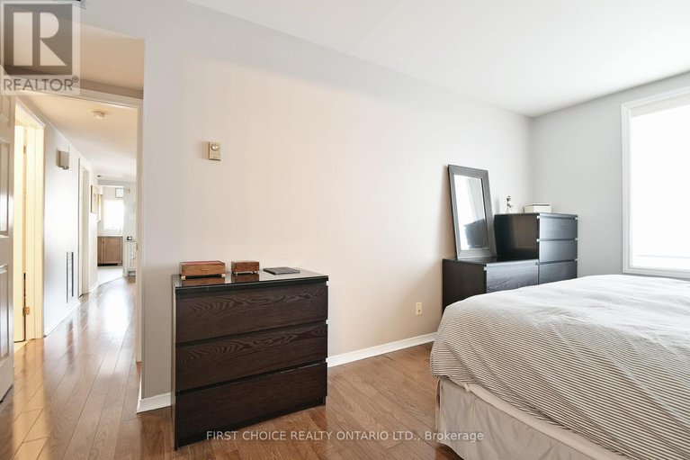 28951963/104-175-woodbine-place/old-ottawa-south/ottawa/ontario/K1S5M8_17
