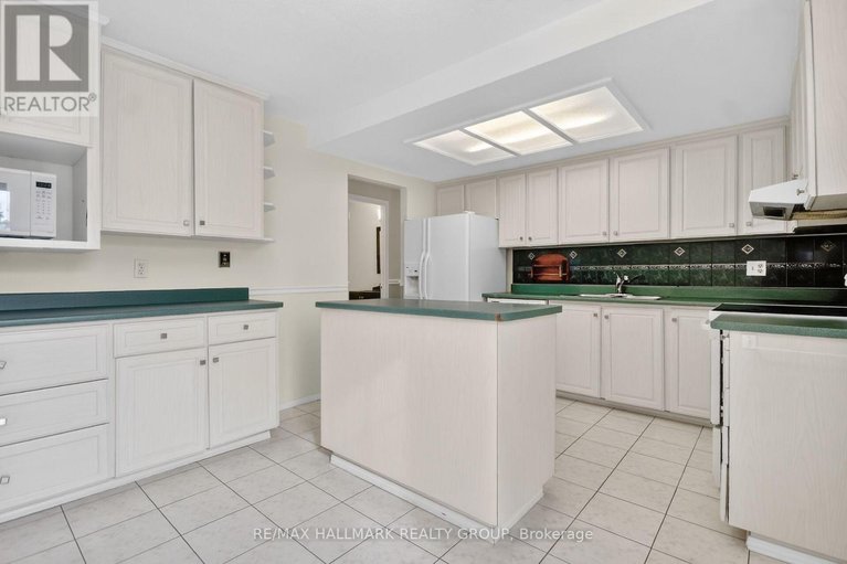 29629043/14-jalna-court/pheasant-run/ottawa/ontario/K2J1M6_17