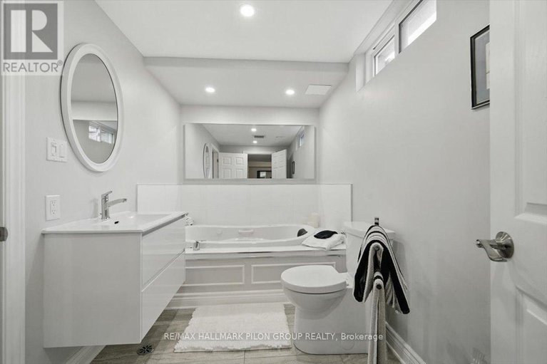 28453219/54-fardon-way/hunt-club-park/ottawa/ontario/K1G4N4_28