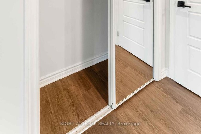 29129692/721-rouncey-road/emerald-meadowstrailwest/ottawa/ontario/K2V0S5_15