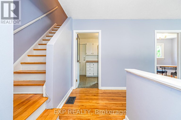 28575095/829-borthwick-avenue/castle-heightsrideau-high/ottawa/ontario/K1K2M7_10