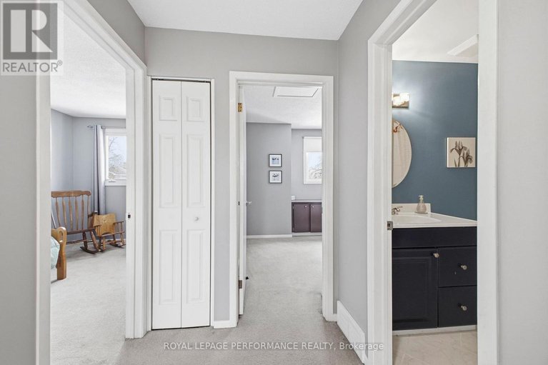 29516247/1089-st-emmanuel-terrace/convent-glen-north/ottawa/ontario/K1C2J6_26