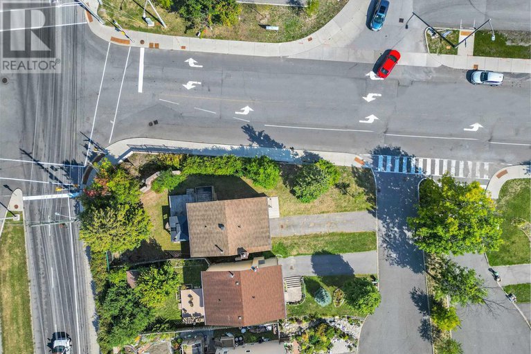 28858283/2-brookhaven-court/leslie-park/ottawa/ontario/K2H9E3_33