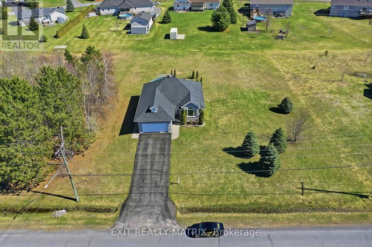 29679099/2117-lemery-street/clarencerockland-twp/clarence-rockland/ontario/K0A1E0_2