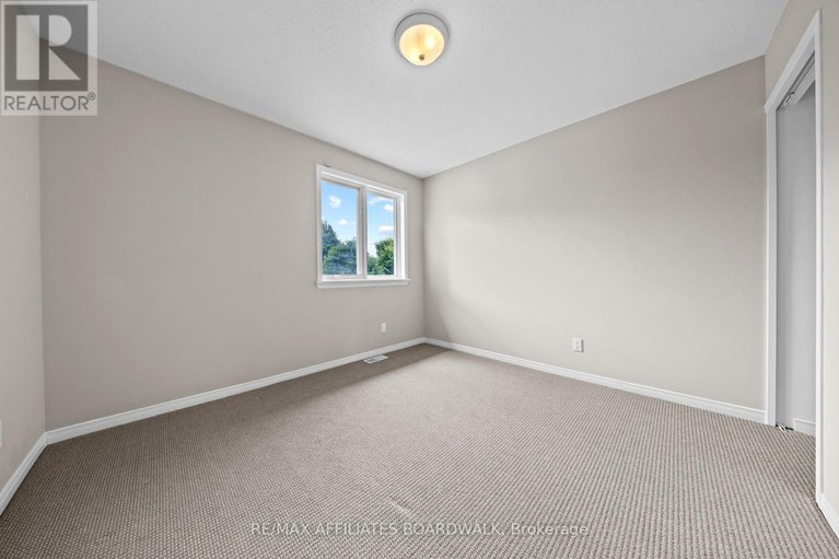 28620328/1056-rocky-harbour-crescent/riverside-southgloucester-glen/ottawa/ontario/K1V1V3_39