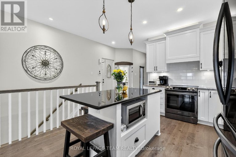 29480858/98-kayenta-street/remainder-of-stittsville-area/ottawa/ontario/K2S2K9_24