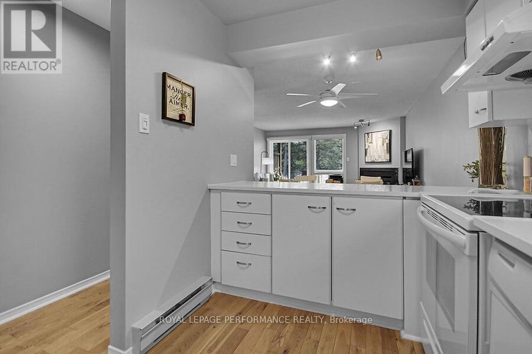 28565968/402-briston-private/hunt-club-park/ottawa/ontario/K1G5R3_13