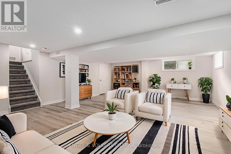 28939976/123-tripp-crescent/pheasant-run/ottawa/ontario/K2J1M5_15