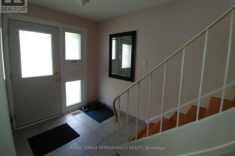 28468031/63-2063-jasmine-crescent/beacon-hill-south/ottawa/ontario/K1J7W2_2