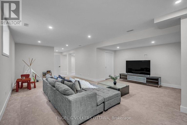 27931085/231-daniel-avenue/ottawa-westtunneys-pasture/ottawa/ontario/K1Y0C7_47