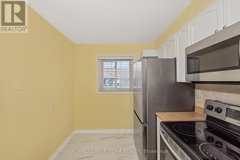 28990501/1844-stonehenge-crescent/pineview/ottawa/ontario/K1B4Z9_9