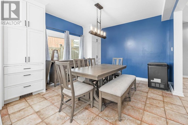 29631798/1421-talcy-crescent/fallingbrookridgemount/ottawa/ontario/K4A3C6_21