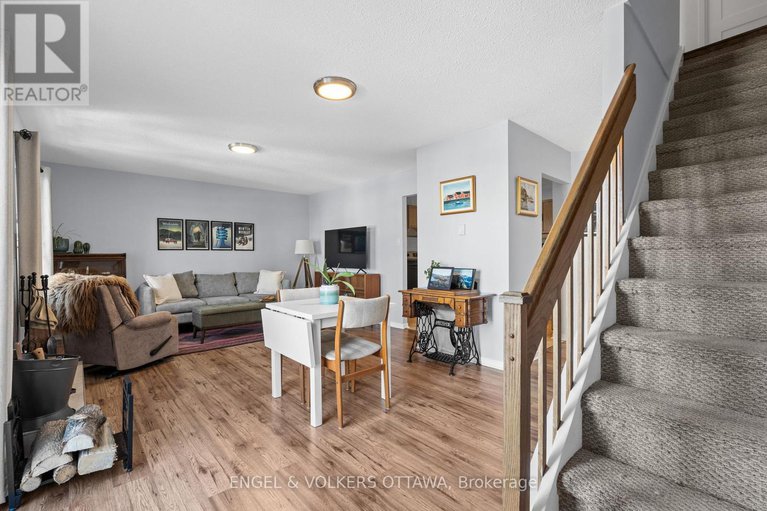 29320803/212-12-terrace-drive/westcliffe-estates/ottawa/ontario/K2H9J3_21