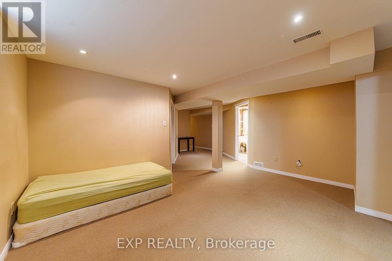 29636240/356-west-ridge-drive/stittsville-south/ottawa/ontario/K2S2G8_31