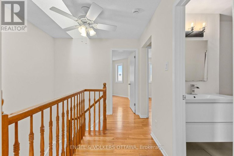 28573649/1129-chimney-hill-way/beacon-hill-south/ottawa/ontario/K1J8Z7_20
