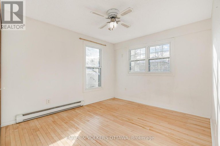 28518978/467-edgeworth-avenue/woodroffe/ottawa/ontario/K2B5L2_21
