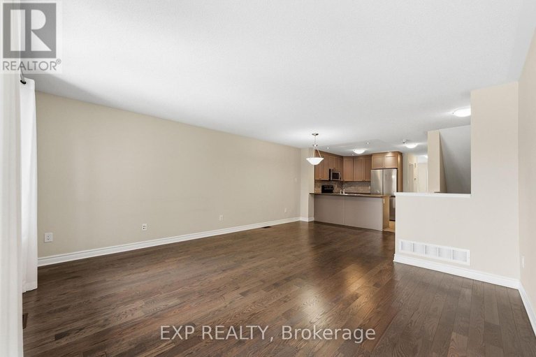 29479241/81-634-danaca-private/carson-meadows/ottawa/ontario/K1K2V7_14