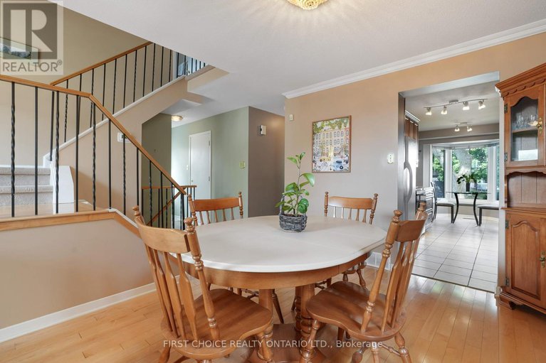 28890065/1631-wainfleet-street/chateauneuf/ottawa/ontario/K1C3G3_13