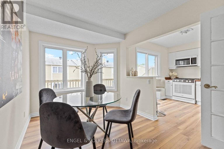 28573649/1129-chimney-hill-way/beacon-hill-south/ottawa/ontario/K1J8Z7_13