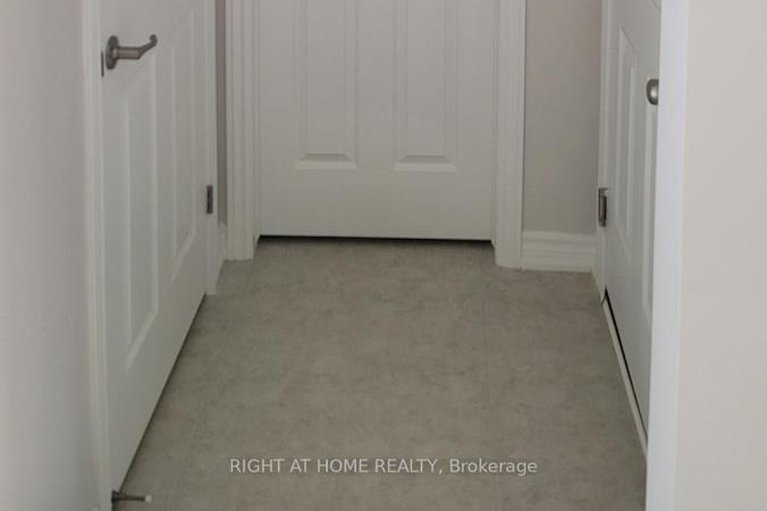 29048181/713-perseus-avenue/half-moon-bay/ottawa/ontario/K2J3V5_7