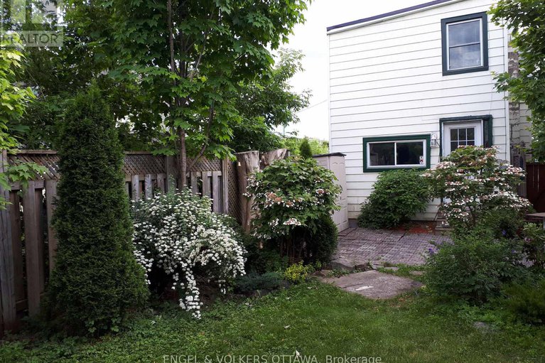 29306612/477-booth-street/west-centre-town/ottawa/ontario/K1R7L1_39