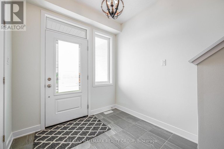 28470384/6357-perth-street/btwn-franktown-rd-fallowfield-rd/ottawa/ontario/K0A2Z0_5