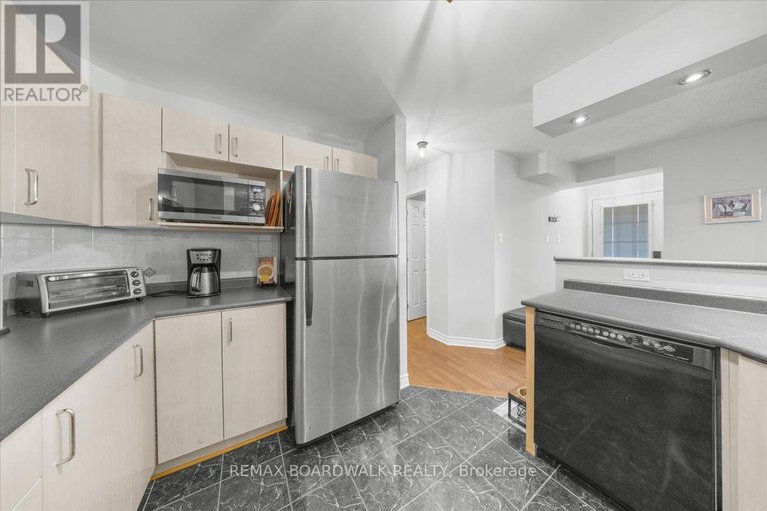 29677906/117-3265-st-joseph-boulevard/bilberry-creekqueenswood-heights/ottawa/ontario/K1E3Y2_6