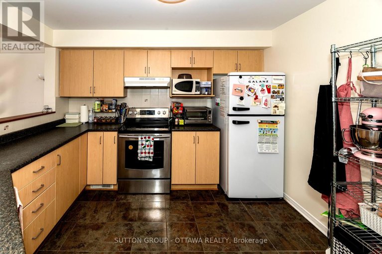 29530917/110-chartley-private/ridgemont/ottawa/ontario/K1V2J6_7