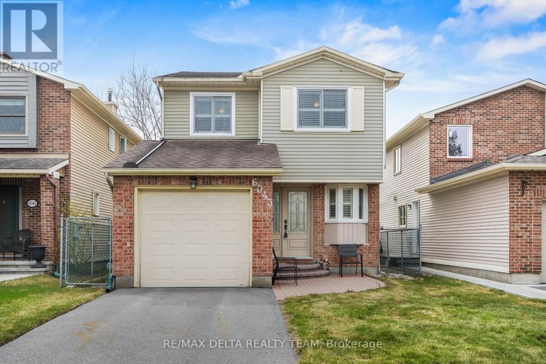 29677922/6043-valley-field-crescent/chapel-hill/ottawa/ontario/K1C5P2_1