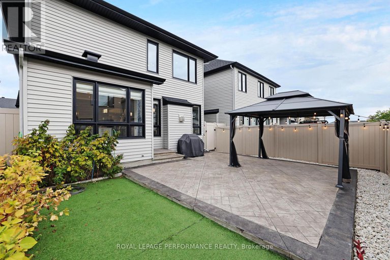28913501/266-shinleaf-crescent/mer-bleuebradley-estatesanderson-park/ottawa/ontario/K1W0J2_39