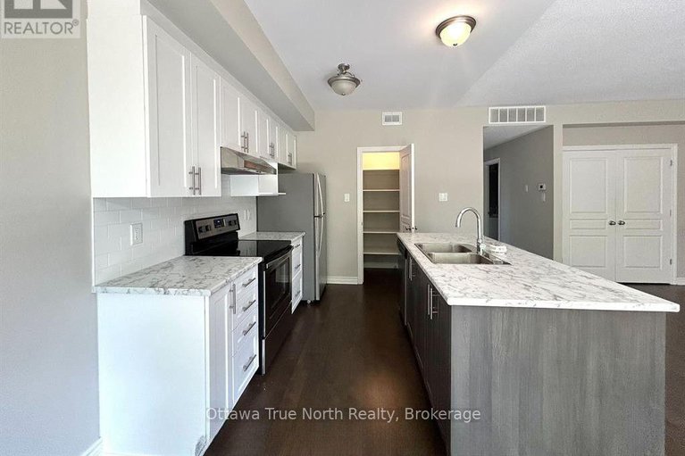 29168510/30-1032-beryl-private/riverside-southgloucester-glen/ottawa/ontario/K1V2M4_8