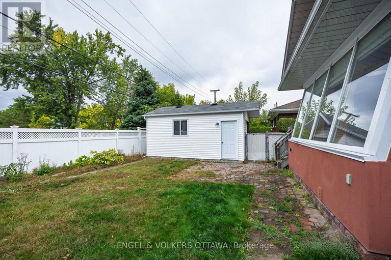 28908569/723-halstead-street/elmvale-acres/ottawa/ontario/K1G1M5_38