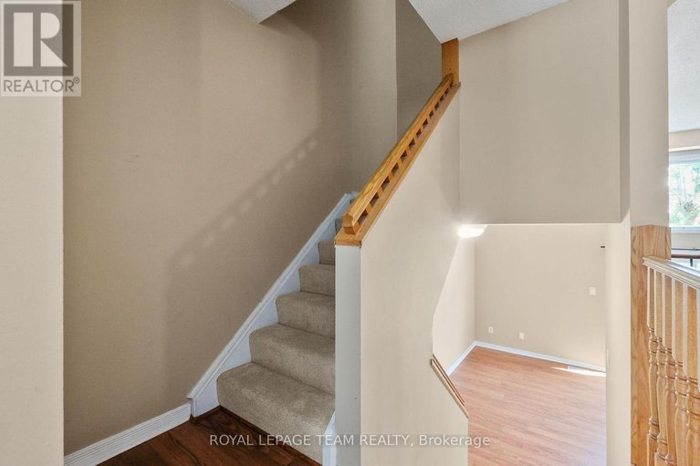 29658569/43-3205-uplands-drive-ne/hunt-club/ottawa/ontario/K1V9T3_16