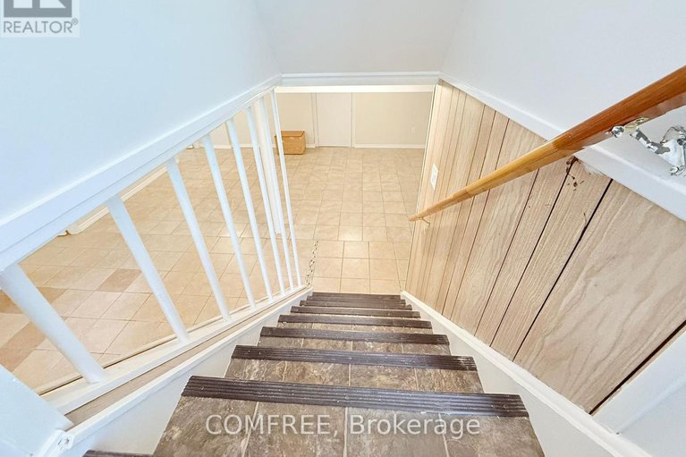 28823278/2372-riley-avenue/queensway-terrace-southridgeview/ottawa/ontario/K2C1J9_5