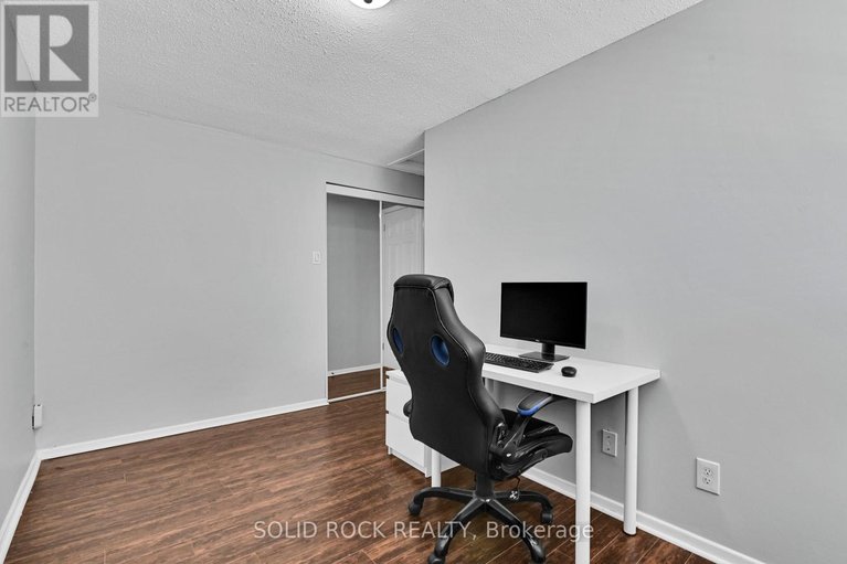 29674450/137-3915b-old-richmond-road/arbeatha-park/ottawa/ontario/K2H8T9_20